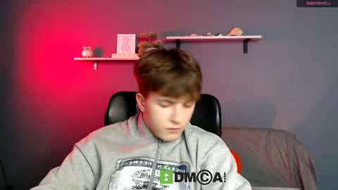 Snapshot of travis_wolf_ chatting on 11-28-25, 08:00 Travis online show from 11-28-25, 08:00