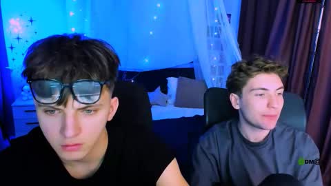 Snapshot of travis_wolf_ chatting on 12-13-25, 08:47 Travis online show from 12-13-25, 08:47