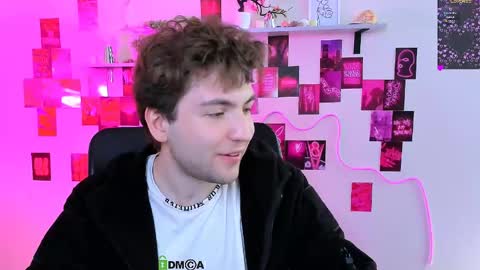 Travis online show from 05-04-26, 08:54