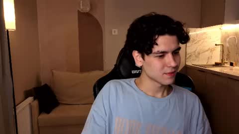travisrivas online show from 06-12-26, 01:48