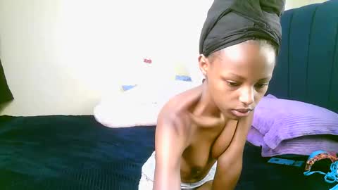 Snapshot of trazic_ chatting on 10-16-25, 10:16 trazic_ online show from 10-16-25, 10:16