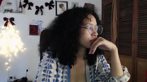 Snapshot of treasuresz chatting on 12-19-24, 02:13 Emily online show from 12-19-24, 02:13