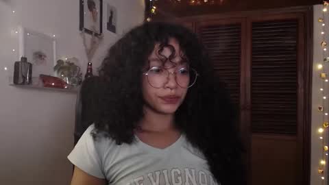 Snapshot of treasuresz chatting on 03-04-25, 05:03 Emily online show from 03-04-25, 05:03
