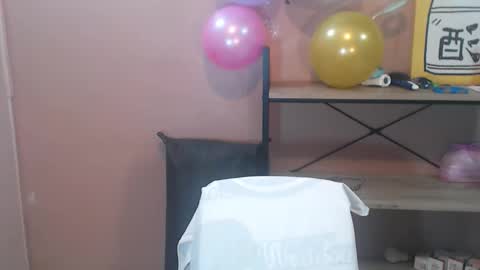 Snapshot of treat_urself chatting on 02-15-26, 10:47 marian online show from 02-15-26, 10:47