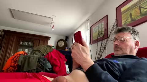 trebgeis1 online show from 02-24-25, 03:20