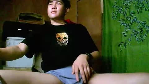 Snapshot of trebz_01 chatting on 11-18-25, 04:44 trebz_01 online show from 11-18-25, 04:44