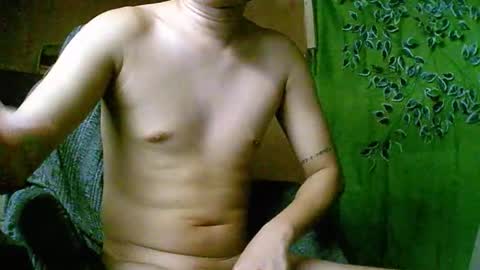 Snapshot of trebz_01 chatting on 11-19-25, 04:51 trebz_01 online show from 11-19-25, 04:51