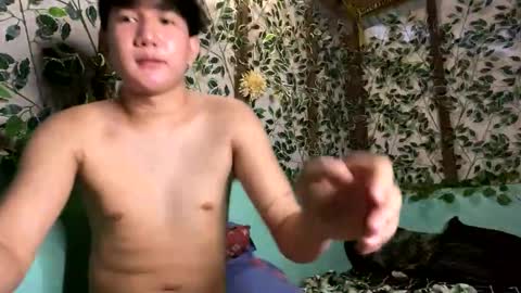 Snapshot of trebz_01 chatting on 11-28-25, 09:12 trebz_01 online show from 11-28-25, 09:12