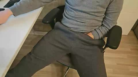 Snapshot of tree1989 chatting on 02-07-25, 09:04 tree1989 online show from 02-07-25, 09:04