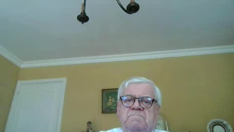 Snapshot of trekbeestje1 chatting on 04-23-26, 11:20 trekbeestje online show from 04-23-26, 11:20