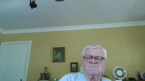 Snapshot of trekbeestje1 chatting on 05-16-26, 07:27 trekbeestje online show from 05-16-26, 07:27