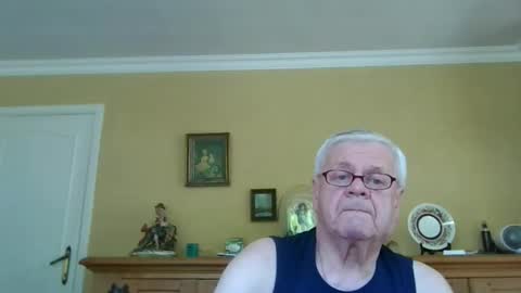 Snapshot of trekbeestje1 chatting on 05-26-26, 07:37 trekbeestje online show from 05-26-26, 07:37