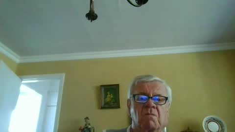 Snapshot of trekbeestje1 chatting on 06-20-26, 12:08 trekbeestje online show from 06-20-26, 12:08