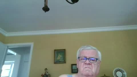 Snapshot of trekbeestje1 chatting on 06-23-26, 06:44 trekbeestje online show from 06-23-26, 06:44