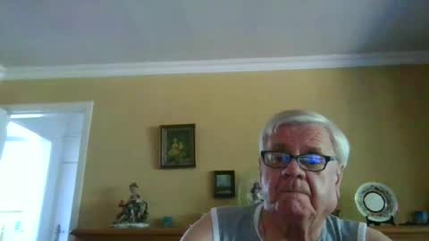 Snapshot of trekbeestje1 chatting on 07-15-26, 03:50 trekbeestje online show from 07-15-26, 03:50