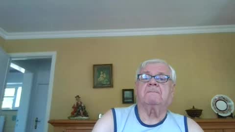 Snapshot of trekbeestje1 chatting on 07-30-26, 07:40 trekbeestje online show from 07-30-26, 07:40