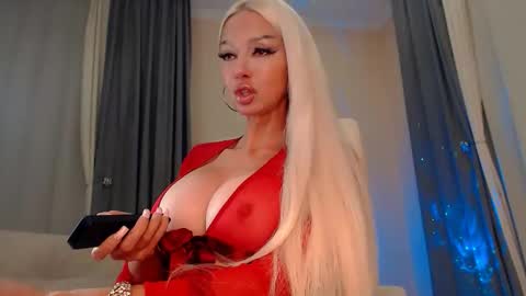 Snapshot of tremendous_blondie chatting on 04-25-26, 03:09 tremendous_blondie online show from 04-25-26, 03:09