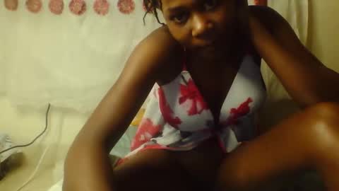 Snapshot of tresyamber chatting on 05-15-26, 03:24 tresyamber online show from 05-15-26, 03:24