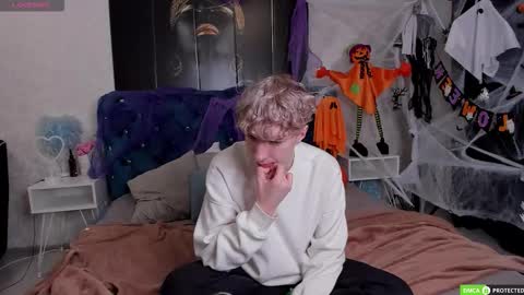 TrevorBenson online show from 10-22-25, 03:07