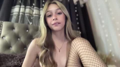Snapshot of triana_ortega chatting on 01-05-25, 04:59 Triana online show from 01-05-25, 04:59