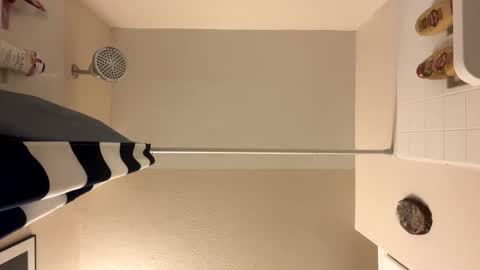 Snapshot of trickydick6 chatting on 11-22-25, 04:17 trickydick6 online show from 11-22-25, 04:17