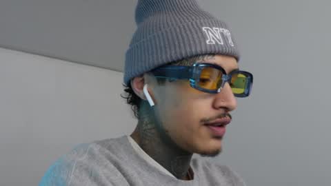 - trieone online show from 01-29-25, 07:00