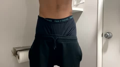 Snapshot of trillahung chatting on 12-14-24, 08:13 WapBopper online show from 12-14-24, 08:13