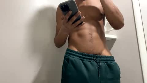 Snapshot of trillahung chatting on 12-16-24, 06:16 WapBopper online show from 12-16-24, 06:16