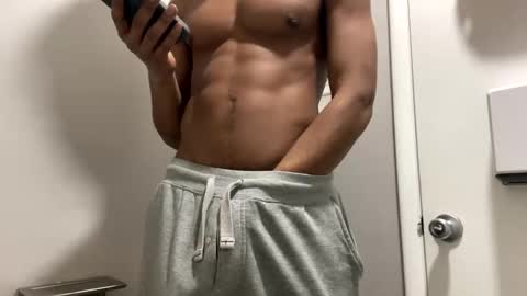 Snapshot of trillahung chatting on 12-18-24, 01:26 WapBopper online show from 12-18-24, 01:26