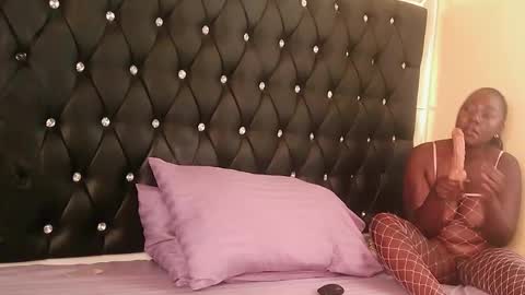 trinatrina94 online show from 12-16-25, 09:03