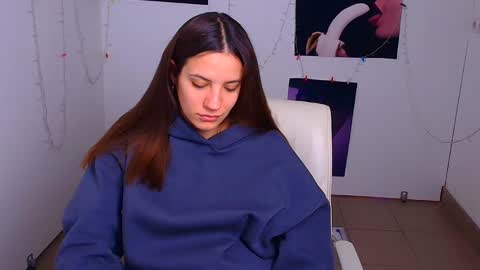 Snapshot of triniti_love chatting on 12-11-24, 12:34 Trinity online show from 12-11-24, 12:34