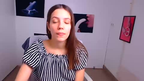 Snapshot of triniti_love chatting on 12-29-24, 09:50 Trinity online show from 12-29-24, 09:50