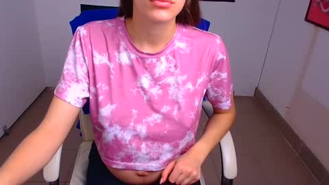 Snapshot of triniti_love chatting on 01-06-25, 09:41 Trinity online show from 01-06-25, 09:41