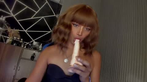 Snapshot of trinityfucksyou chatting on 01-13-25, 02:00 Ms Ella online show from 01-13-25, 02:00