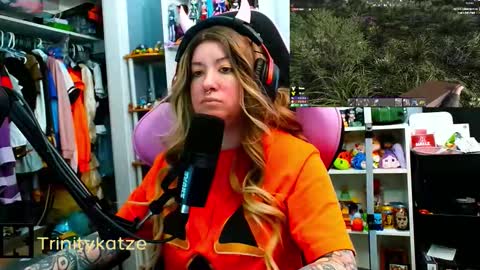 Snapshot of trinitykatze chatting on 03-23-26, 05:28 Trin Kat pet online show from 03-23-26, 05:28