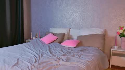 Luna online show from 12-20-25, 03:08