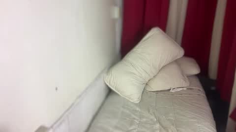 Trishia00 online show from 10-01-25, 09:04