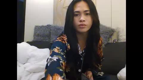 Trishia00 online show from 12-03-25, 02:37