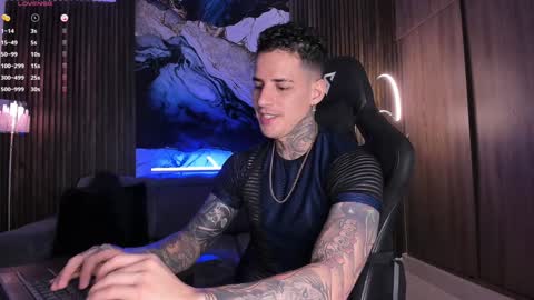Snapshot of trisstan_ chatting on 02-03-25, 11:05 Alexander online show from 02-03-25, 11:05