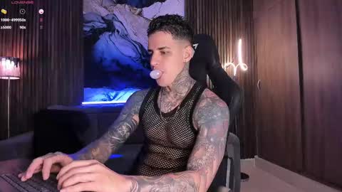 Snapshot of trisstan_ chatting on 02-17-25, 10:25 Alexander online show from 02-17-25, 10:25
