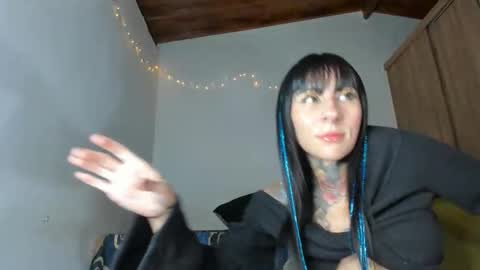 Snapshot of tristan_fantasycam22 chatting on 04-11-26, 01:10 Tristan And Samara online show from 04-11-26, 01:10