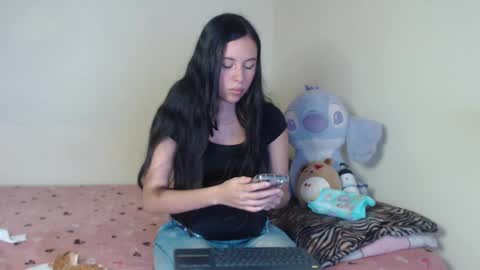 trixie_girl_ online show from 03-06-25, 09:42