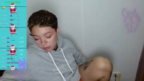 Snapshot of trixie_tangg chatting on 01-28-25, 02:32 Kitty online show from 01-28-25, 02:32