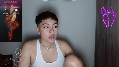 Snapshot of trixie_tangg chatting on 03-06-25, 04:52 Kitty online show from 03-06-25, 04:52