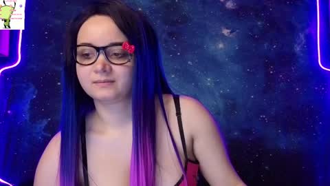 Snapshot of trixiedoescamcam chatting on 04-28-26, 02:27 trixiedoescamcam online show from 04-28-26, 02:27
