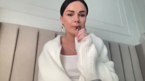 Victoria online show from 02-17-25, 07:26