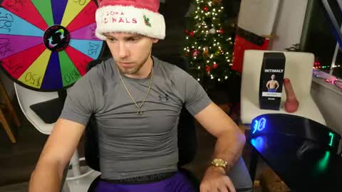 Snapshot of troy_greenxo chatting on 12-24-24, 03:16 Troy Green online show from 12-24-24, 03:16