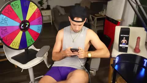 Snapshot of troy_greenxo chatting on 01-11-25, 03:34 Troy Green online show from 01-11-25, 03:34