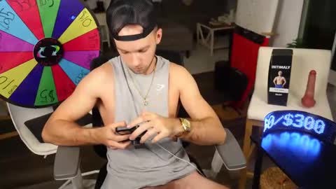 Snapshot of troy_greenxo chatting on 01-14-25, 03:53 Troy Green online show from 01-14-25, 03:53