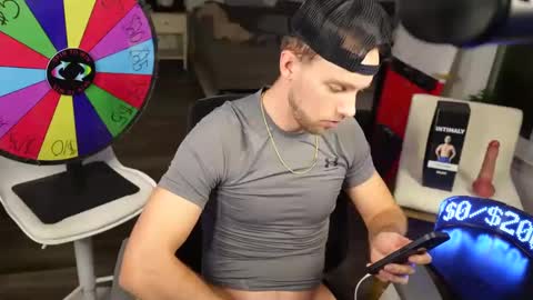 Snapshot of troy_greenxo chatting on 01-27-25, 03:58 Troy Green online show from 01-27-25, 03:58